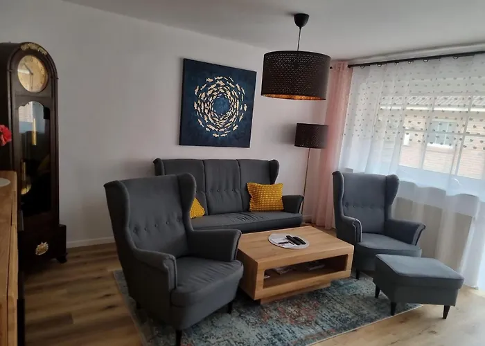 Gemuetliches Mit Garten Und Terrasse By Interhome Hébergement de vacances *